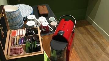 Buffet breakfast on weekdays (EUR 13 per person)