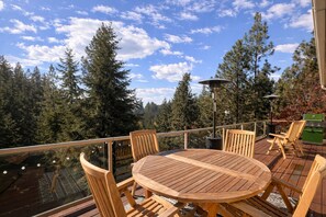 Outdoor dining - Hayden Lake Family Retreat • Hot Tub • Lake Access • Views (Hayden Lake)
