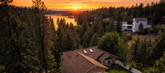 Hayden Lake Family Retreat • Hot Tub • Lake Access • Views