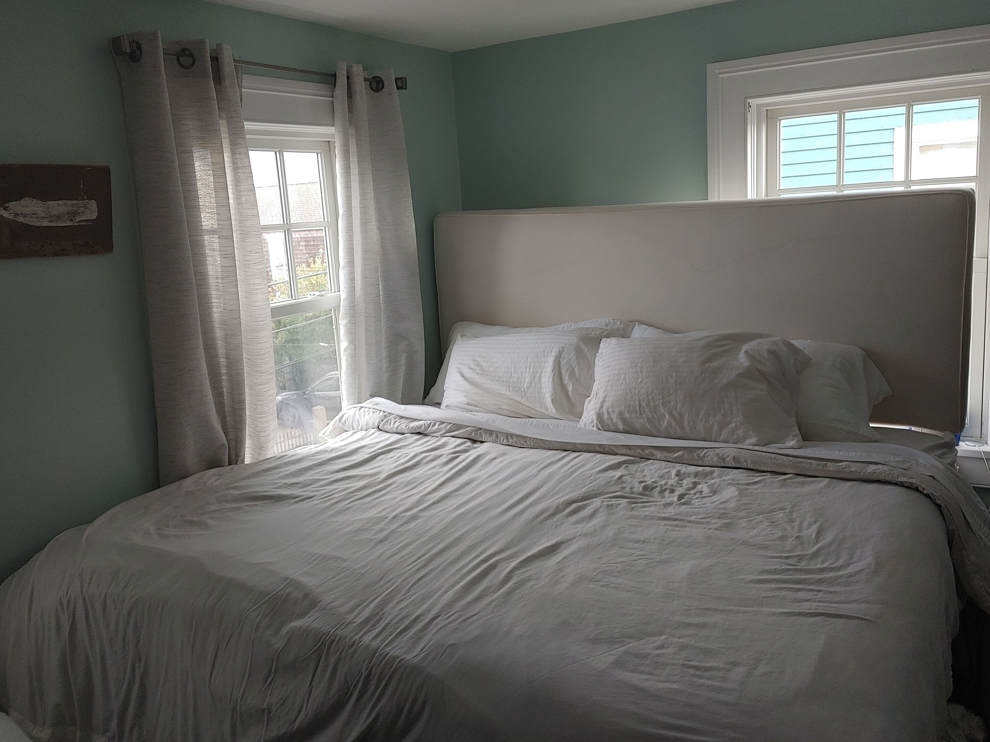 3 habitaciones, tabla de planchar con plancha, wifi y ropa de cama 