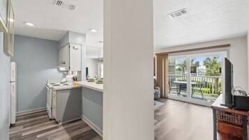 Appart'hÎtel, 1 chambre, en bord de piscine | 1 chambre, literie de qualité supérieure, décoration personnalisée