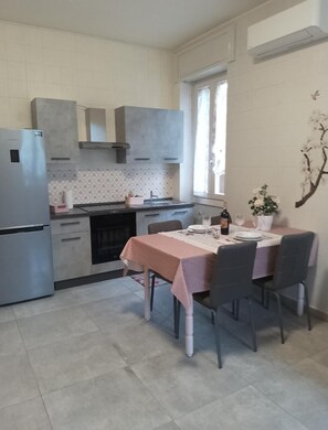 Microwave, stovetop - ENTIRE APARTMENT (Negrar di Valpolicella)