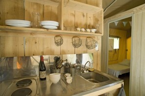 Fridge, microwave, stovetop