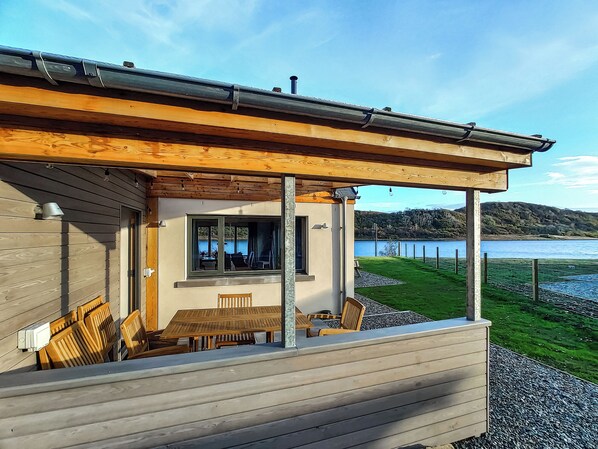 Outdoor dining - 3 bedroom accommodation in Ardfern, near Lochgilphead (Ardfern, near Lochgilphead)