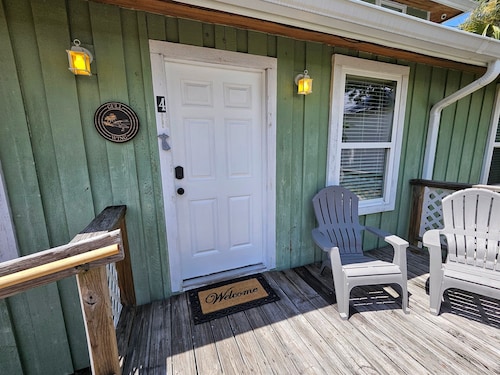 Gull Wing * No Stairs! * Downtown * Beautiful