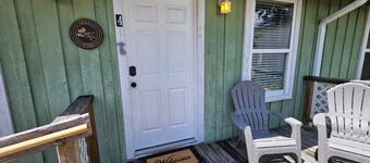 Gull Wing * No Stairs! * Downtown * Beautiful