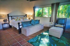 Loftsrom – basic | Allergitestet sengetøy, individuelt innredet og wi-fi (inkludert)