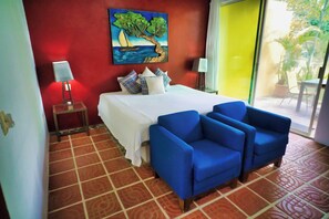 Hus – basic, hageutsikt | Allergitestet sengetøy, individuelt innredet og wi-fi (inkludert)