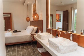 4 soverom, strykejern/-brett, wi-fi og sengetøy