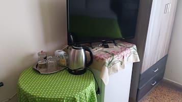Basic Room, Hill View | 1 bedroom, iron/ironing board, free WiFi, bed sheets