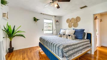 3 slaapkamers, een strijkplank/strijkijzer, wifi, beddengoed