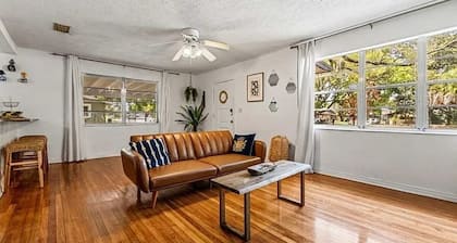 Magical Treehouse Home 3BR Minutes to Disney World Private Yard