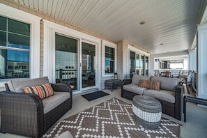 Terrace/patio - Ocean City Luxury 5BR/4.5BA Condo-Top-Floor w/ Elevator, 1.5 Blocks to Beach (Ocean City)