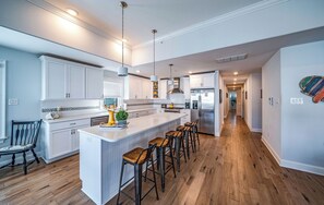 Fridge, microwave, oven, stovetop - Ocean City Luxury 5BR/4.5BA Condo-Top-Floor w/ Elevator, 1.5 Blocks to Beach (Ocean City)