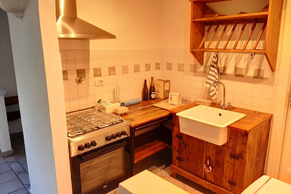 Frigorifero, forno, piano cottura, macchina per tè/caffè