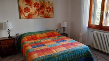 2 bedrooms, desk, free WiFi, bed sheets