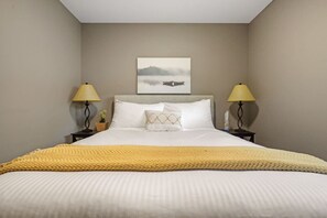 4 bedrooms, desk, travel crib, free WiFi