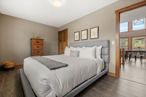 3 Schlafzimmer, Schreibtisch, Reisekinderbett, kostenloses WLAN