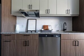 Kochgeschirr/Geschirr/Besteck