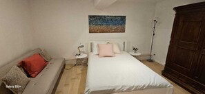 2 bedrooms, iron/ironing board, WiFi, bed sheets - Joli Appartement de 2 Chambres au rez de Chaussée Dans le Cœur du Village (Argelès-sur-Mer)