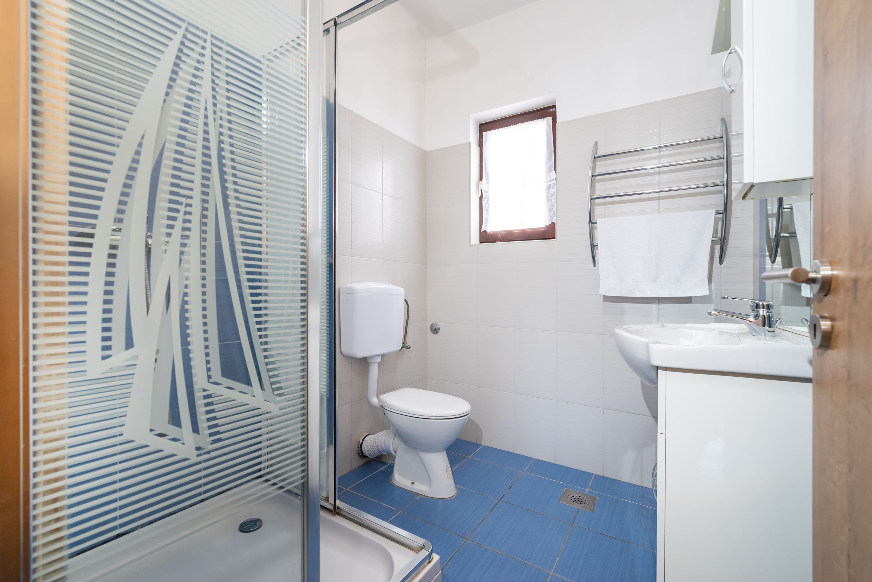 Apartamento, 1 quarto, sacada, vista para o jardim | Banheiro | Papel higiênico 