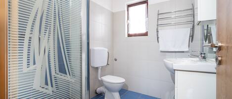 Apartment, 1 Bedroom, Balcony, Garden View | Bathroom | Toilet paper