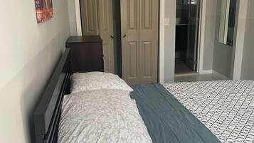1 bedroom, desk, iron/ironing board, WiFi