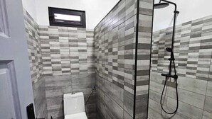 Regadera, regadera tipo lluvia, amenidades de baño gratuitas 