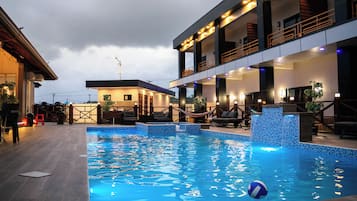 Outdoor pool, pool cabanas (surcharge), pool umbrellas