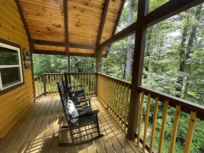 New Cozy Secluded Cabin with wi-fi