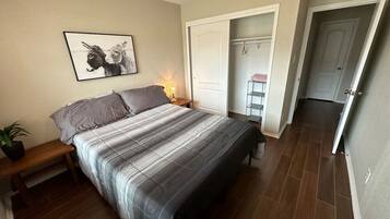 4 Schlafzimmer, Schreibtisch, Bügeleisen/Bügelbrett, kostenloses WLAN