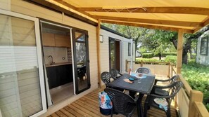 Outdoor dining - Camping 3 étoiles - ef0gea (Hyères)