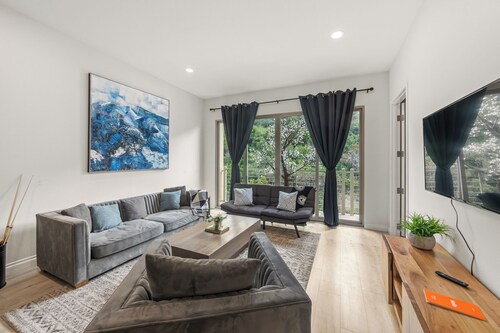 The Tuscan Penthouse 2 bedroom Suite/ Family Getaway!