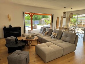 TV, ping pong, books - Villa Lège Cap Ferret -piscine - 8/10 Personnes (Lège-Cap-Ferret)