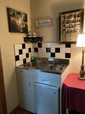 Fridge, microwave, coffee/tea maker
