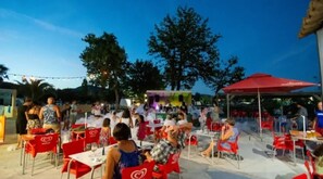 Outdoor dining - Camping 4 étoiles - Parc aquatique - ef0gfh (Cogolin)