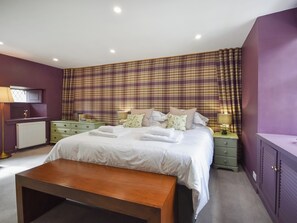 4 bedrooms, free WiFi, bed sheets