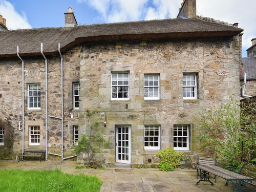 4 bedroom accommodation in Falkland