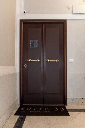 Exterior - Suite 33 (Naples)