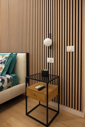Deluxe Double Room | Egyptian cotton sheets, premium bedding, down comforters - Suite 33 (Naples)