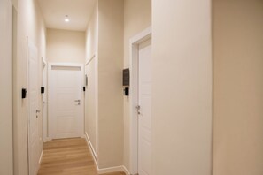 Interior entrance - Suite 33 (Naples)