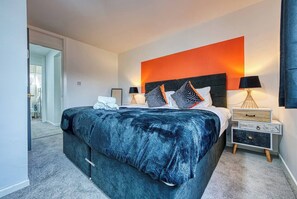 4 chambres, fer et planche à repasser, Wi-Fi, draps fournis