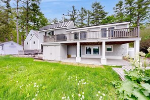 Exterior - Stunning riverfront home, hot tub, BBQ, woodstove, and washer & dryer (Edgecomb)