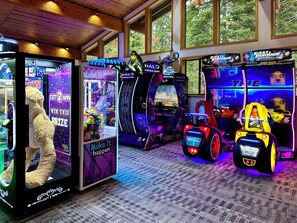 Game room - Lofty Retreat, 3 Bedroom Condo in Northstar, free shuttle to ski gondola (Truckee)