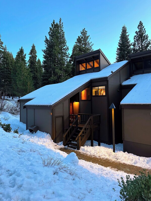 المنشأة من الخارج