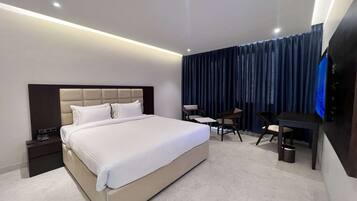 1 bedroom, bed sheets