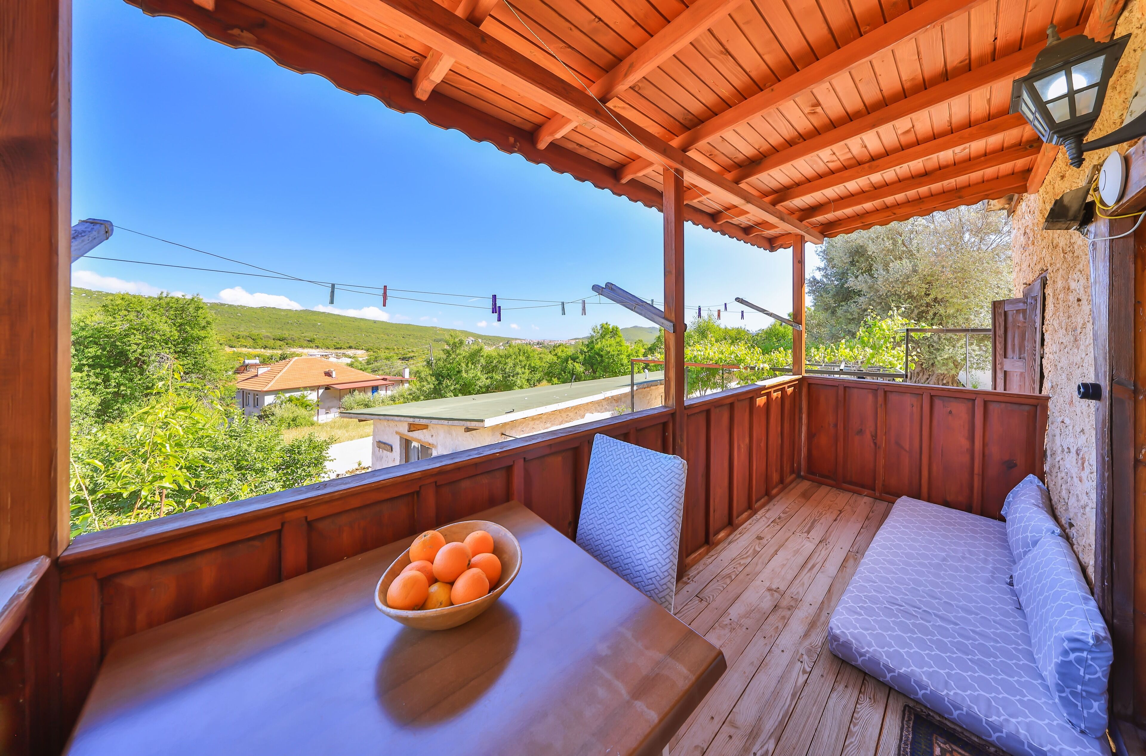 Traditional Cottage | Hypo-allergenic bedding, individually decorated, desk, laptop workspace