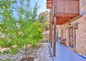 Estudi en suite de disseny | Vista del jardí