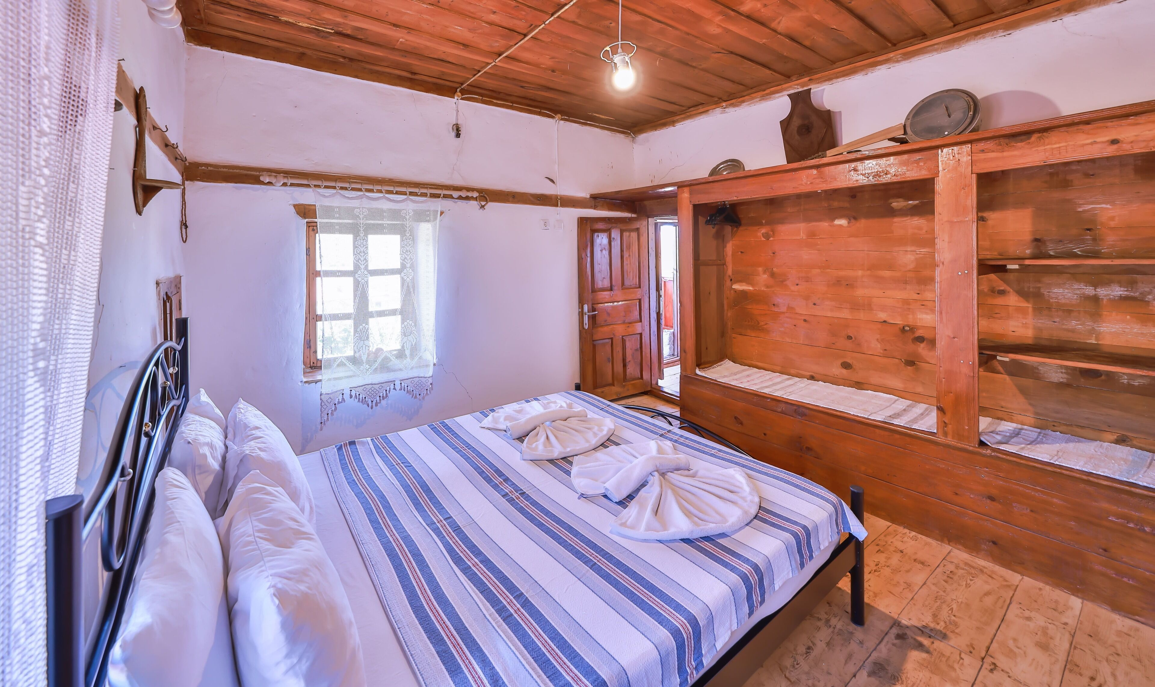 Hypo-allergenic bedding, individually decorated, desk, laptop workspace