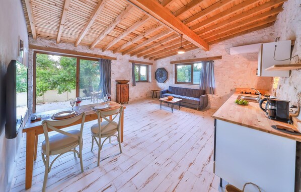 1 chambre, literie hypoallergénique, décoration personnalisée, bureau